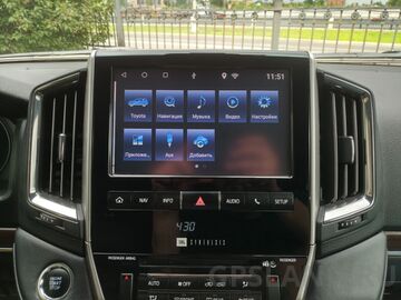 Установка навигационного блока CarSys NaviBox 10 LCRi на Android 10 для Toyota Land Cruiser 200