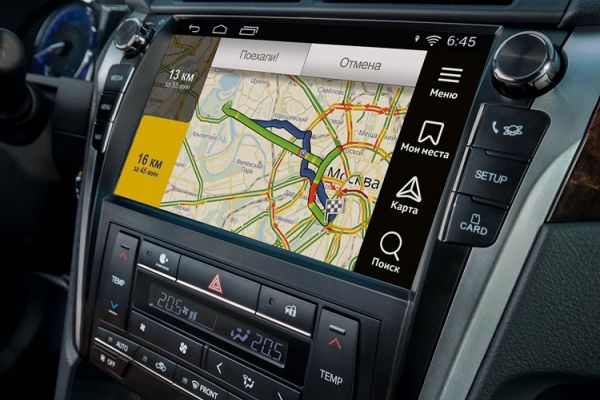 Новая модификация Toyota Camry с навигацией от Яндекс